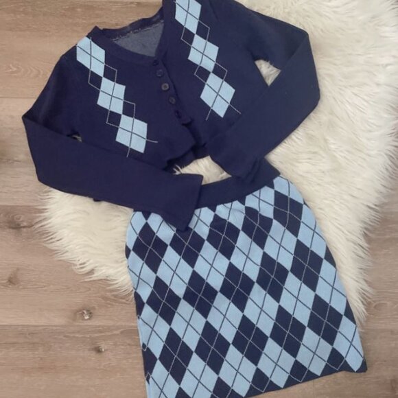 Korean style plaid top and skirt set - Picture 2 of 2